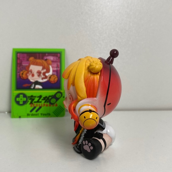 POP MART SKULLPANDA CITY OF NIGHT ARDENT YOUTH - Picture 2 of 3